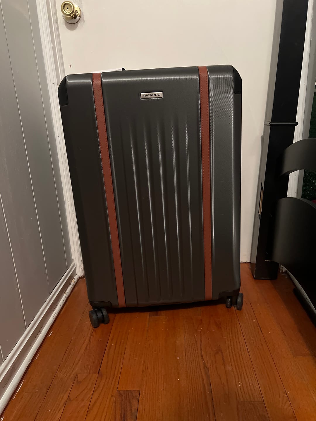 Customer photo review of Montecito 2.0 Hardside Large Check-In Expandable Spinner