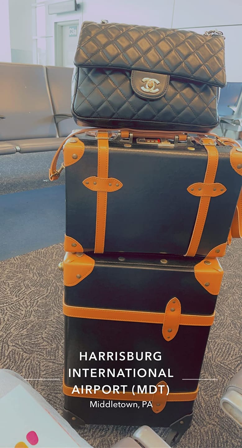 Customer photo review of Minimalism Carry-on Set - Train Case