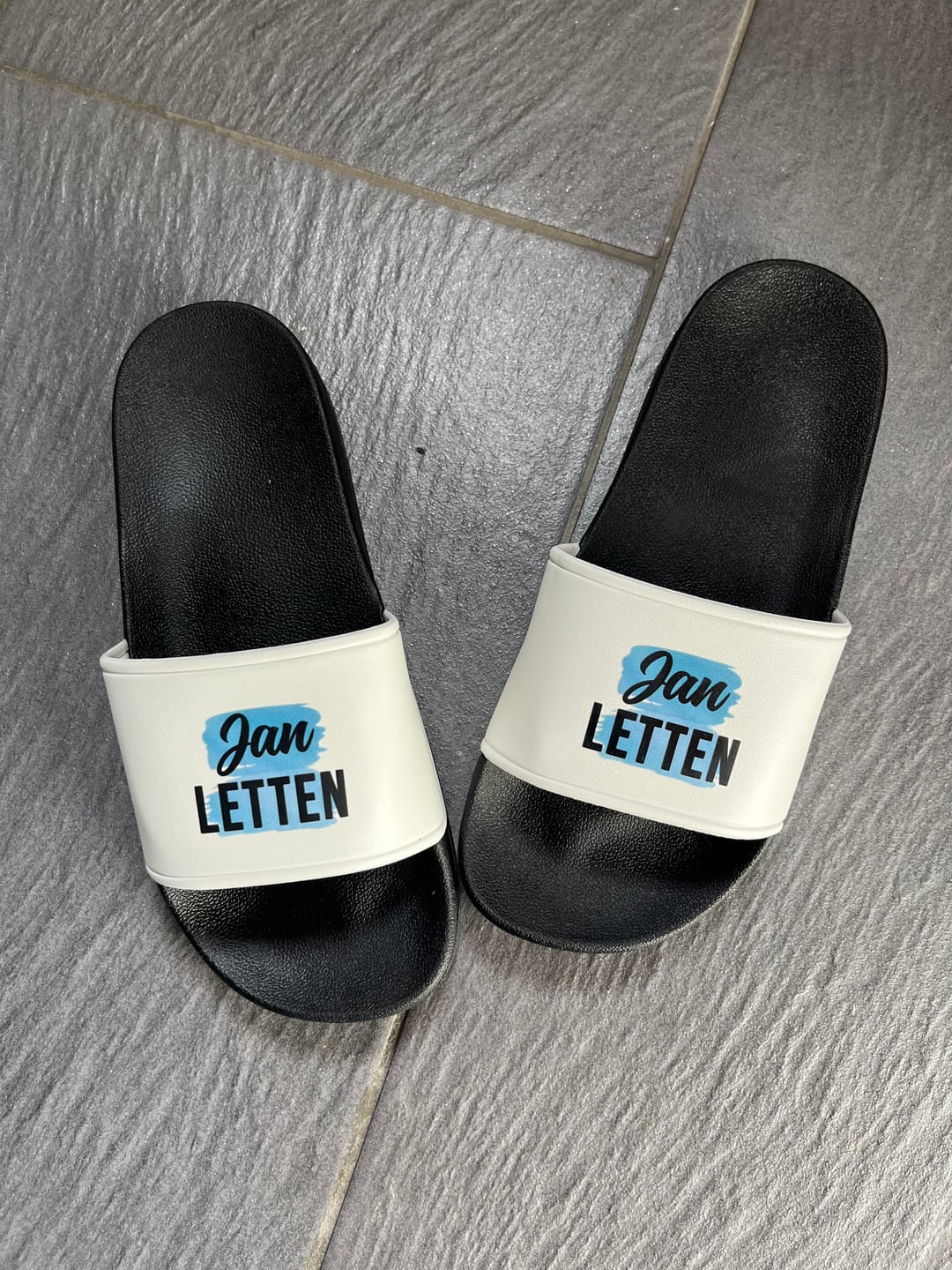 Customer photo review of Deine Letten - Personalisierte Badeschlappen mit Name