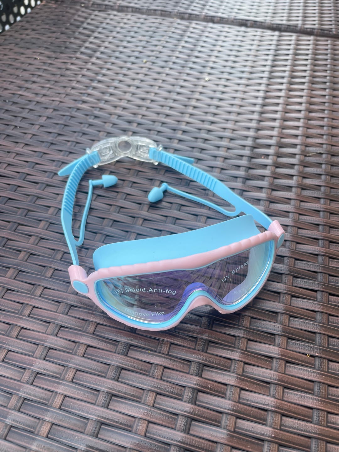Customer photo review of Lunettes de piscine Gloovi™