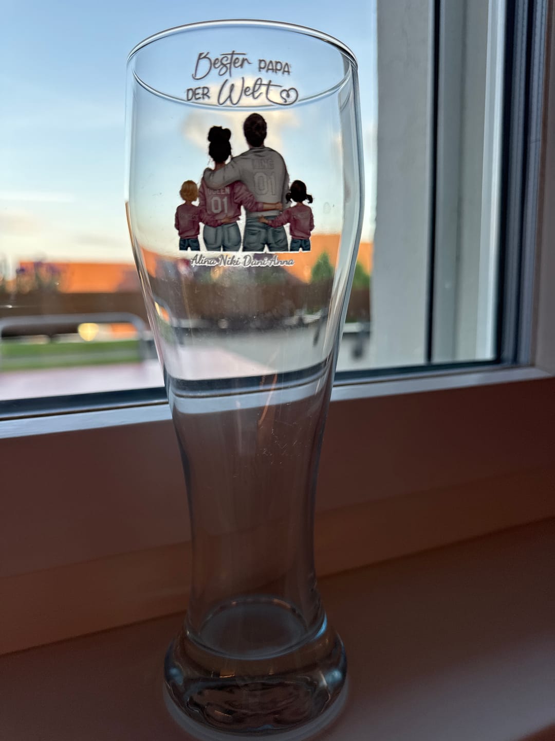 Customer photo review of Jeden Tag – Personalisiertes Bierglas für Papa zum Vatertag