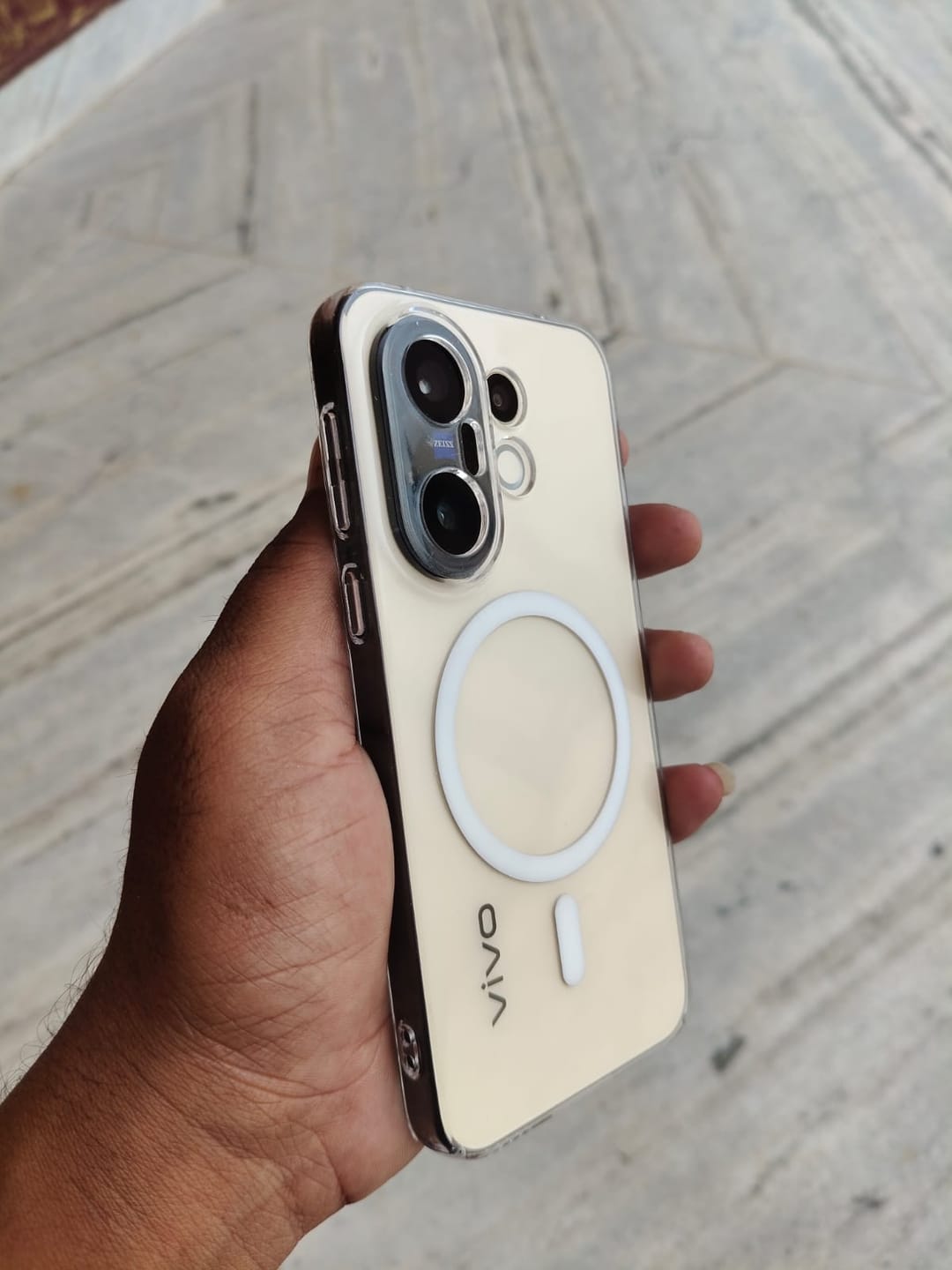 Customer photo review of Anti Yellow Magsafe Clear Case - VIVO X200 FE