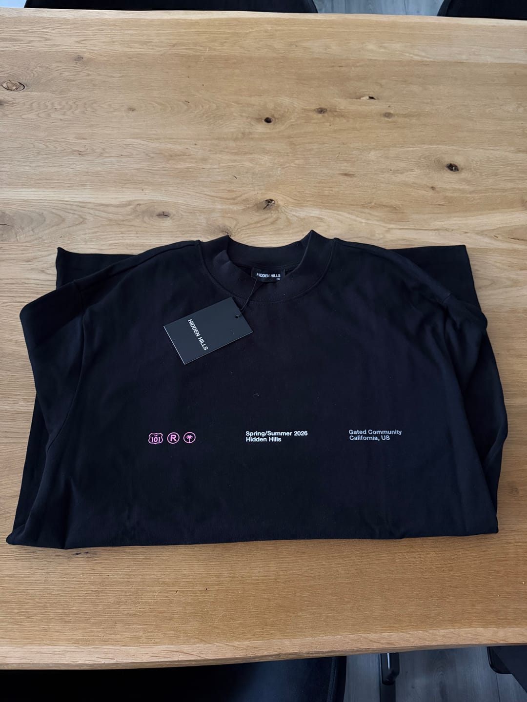 Customer photo review of GRADIENT LOGO LONGSLEEVE T-SHIRT PINK/BLACK