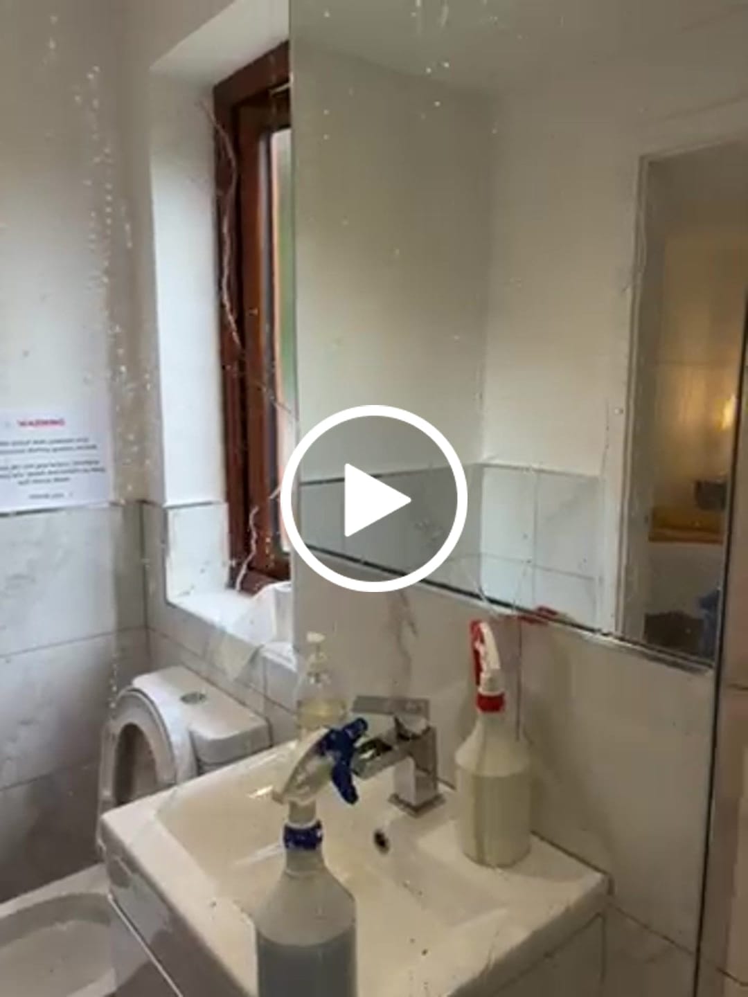 Customer video review of Magicwipe™ XXL Bathroom Drying Cloth (40x60cm)