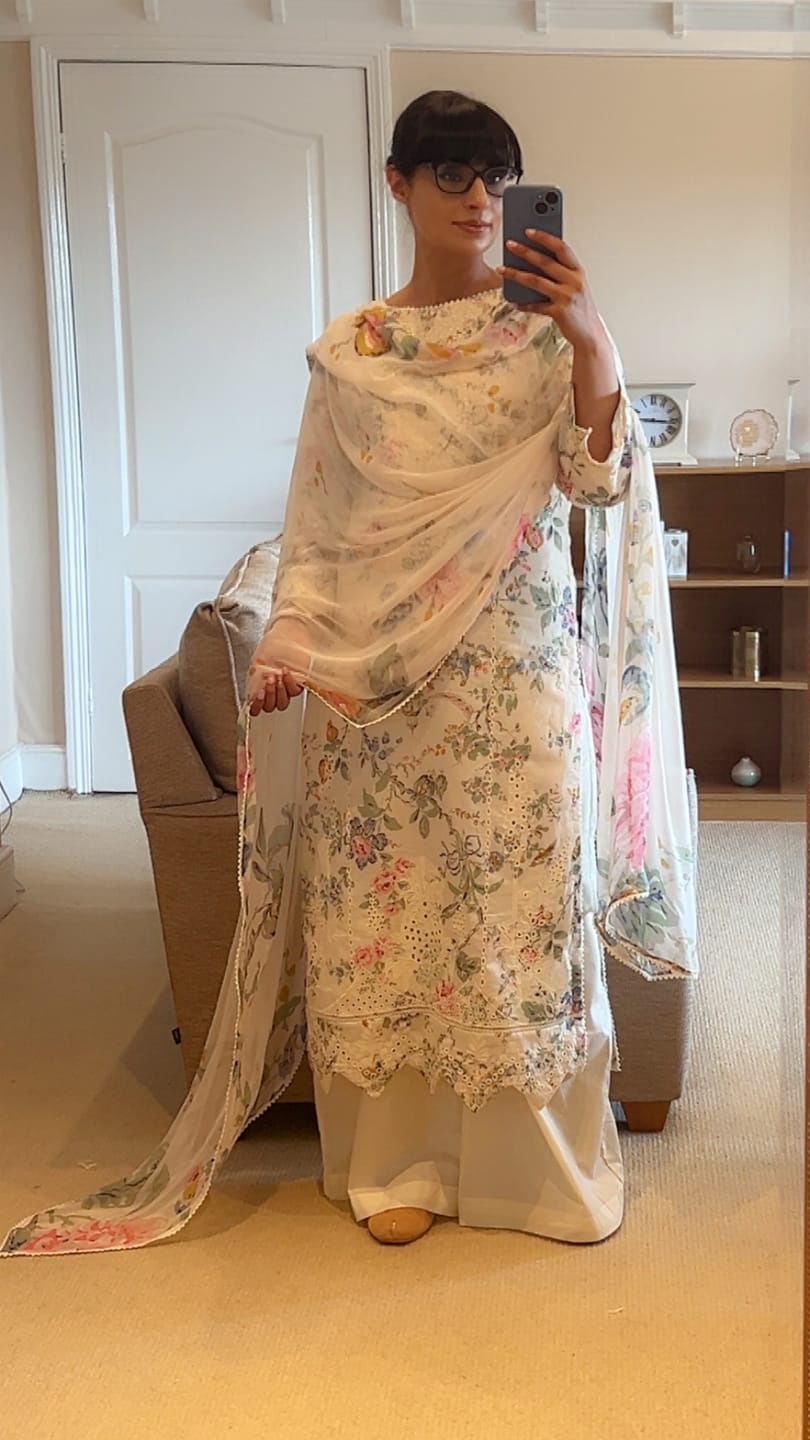 Customer photo review of Rozi  - Exclusive Lawn   Outfit with Dupatta - Ready to Wear - SD310