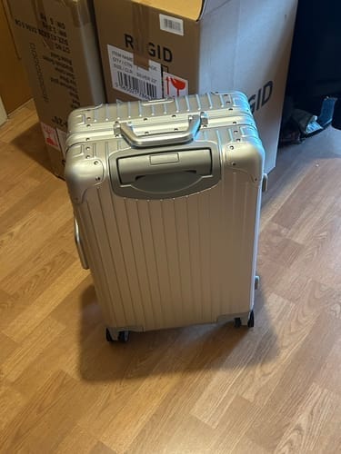 Customer photo review of ALUMINUM SUITCASE V2 NEW, STRONGER ALUMINIUM & REMOVEABLE WHEELS