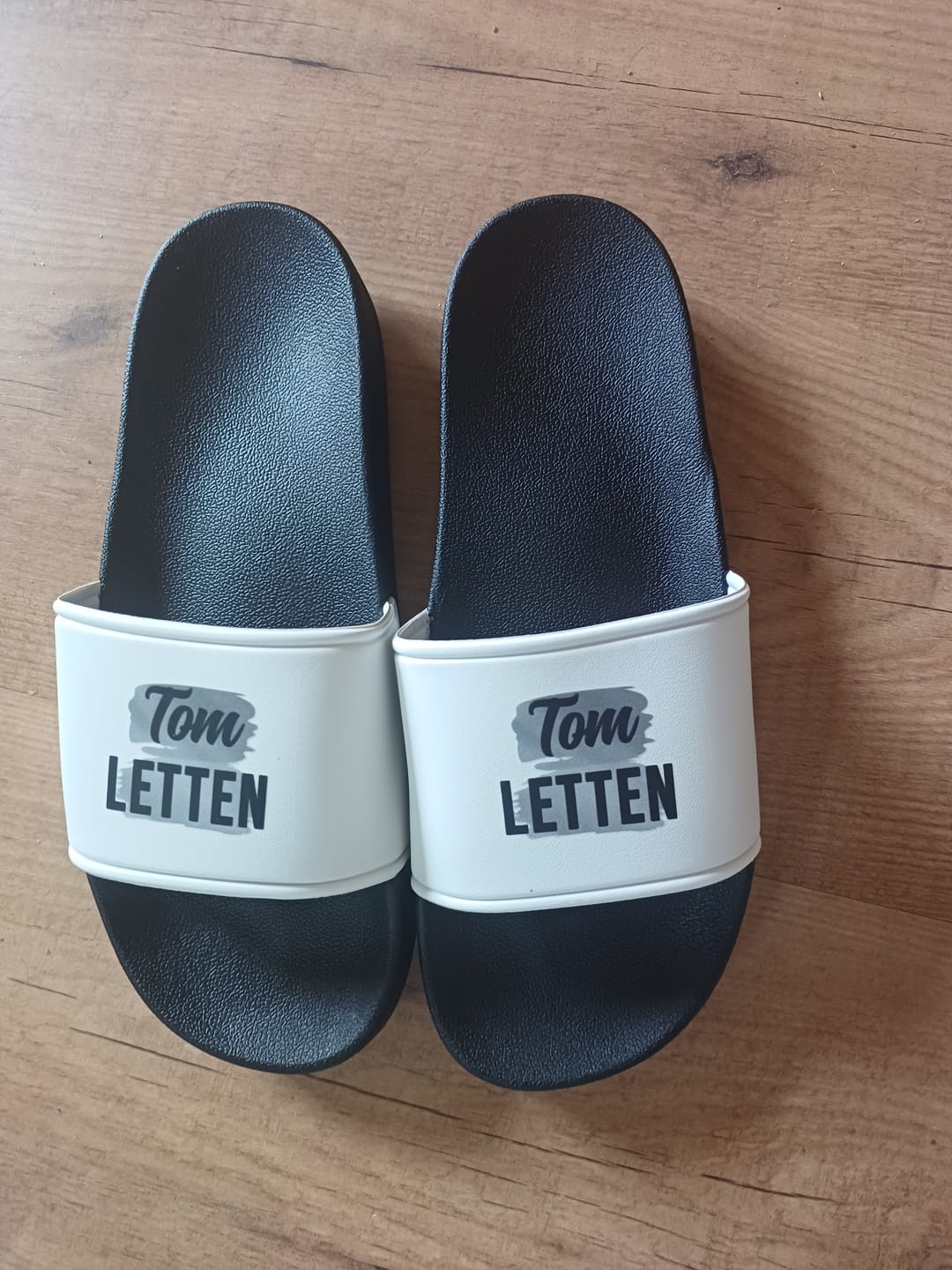 Customer photo review of Deine Letten - Personalisierte Badeschlappen mit Name
