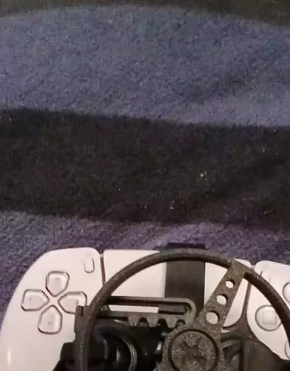 Customer photo review of Mini Steering Wheel for Xbox