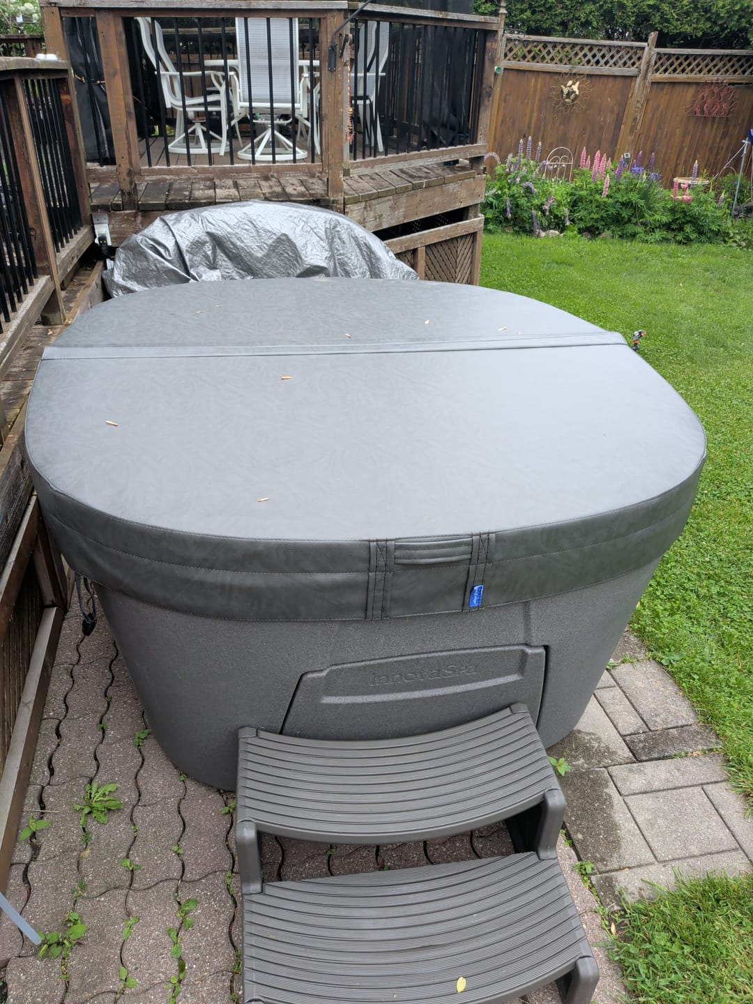 Customer photo review of InnovaSpa Urbania Hot Tub Cover (82" x 71")