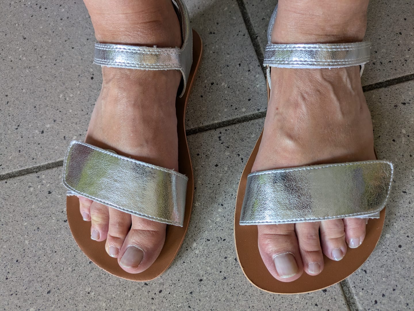 Customer photo review of Glow I - Barfuß Sandalen