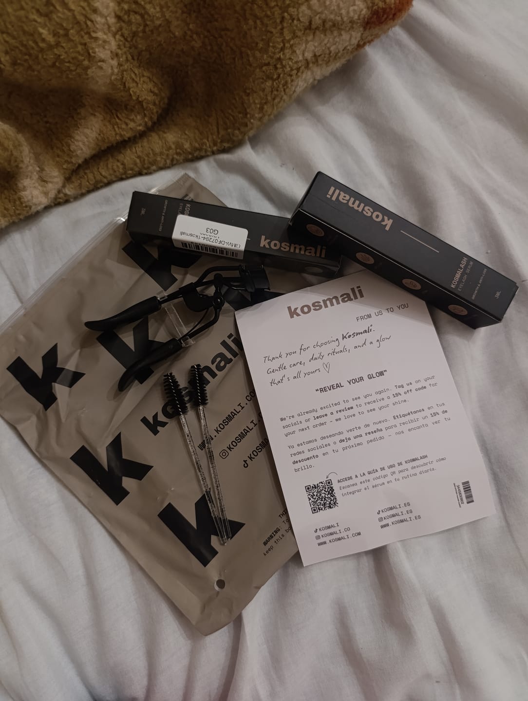 Customer photo review of KosmaLash® | Sérum Crecimiento & Anticaída