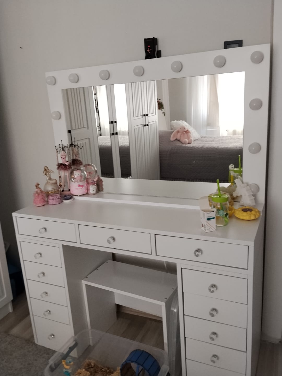 Customer photo review of Rani BJ196 Makyaj Masası 13 Çekmeceli Takı Düzenleyici Beyaz