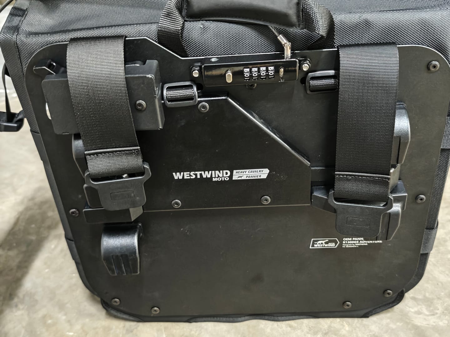 Customer photo review of Heavy Cavalry Panniers Set for BMW R 1300 GS ADV