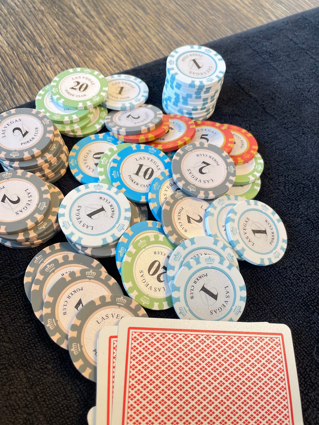 Customer photo review of Poker Chips Set Vegas Poker Club 300
