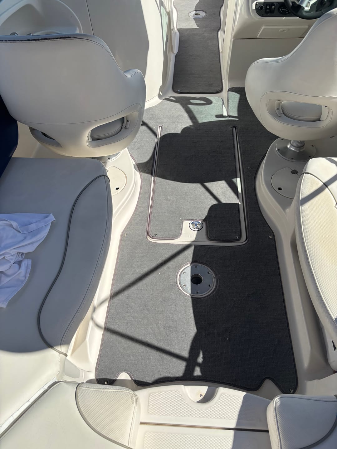 Customer photo review of 2004-2005 Monterey 233 Explorer Snap in Boat Carpet