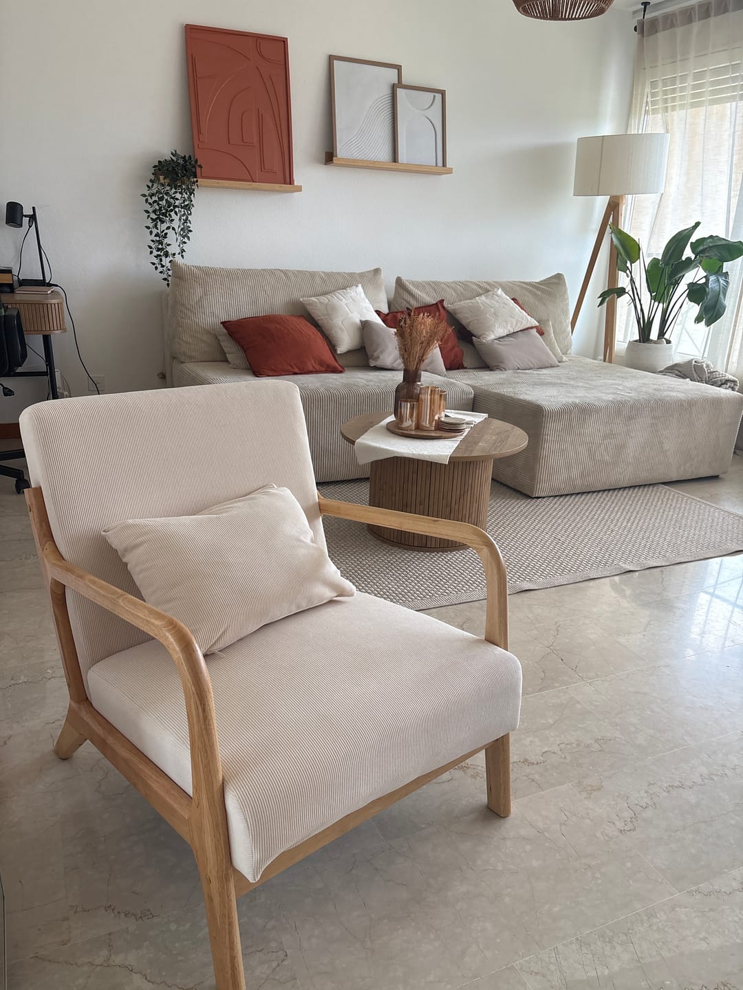 Customer photo review of OHAMA - Fauteuil de salon en bois massif et velours côtelé beige
