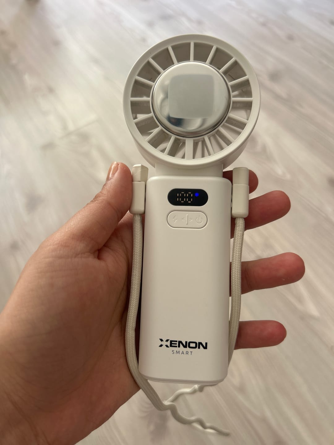 Customer photo review of El Vantilatörü | Peltier Soğutma, 100 Kademe, 3600mAh, 8300 RPM, USB-C, Askılı, Beyaz (X6111)