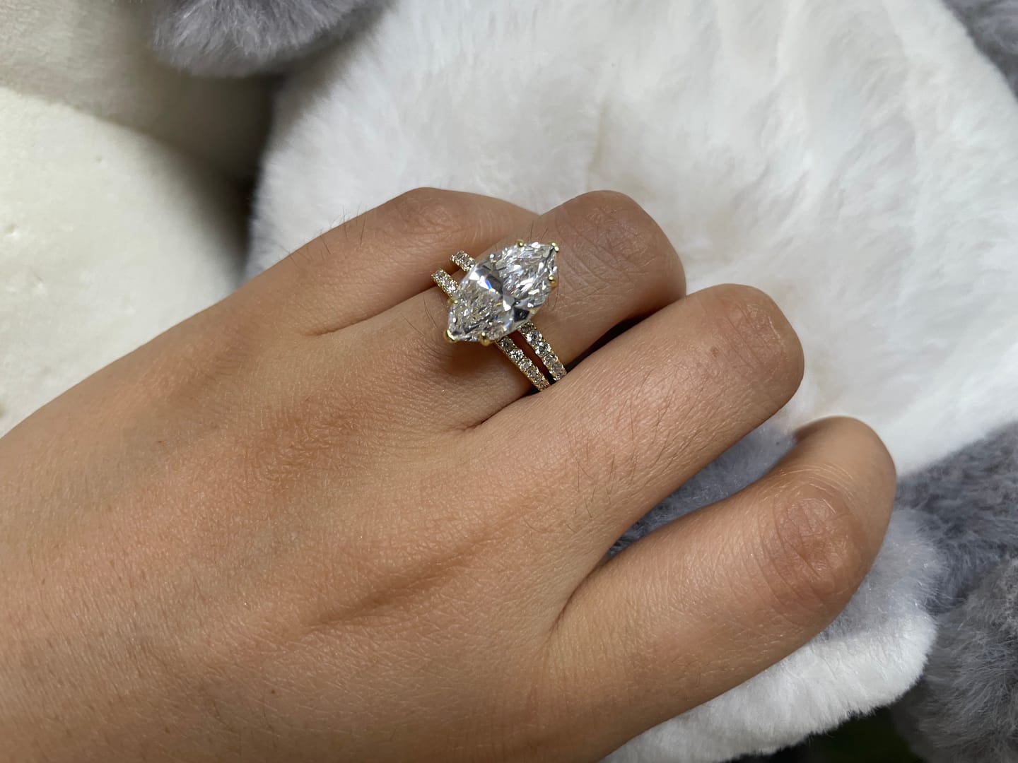 Customer photo review of S925 4.0Ct Marquise Cut Wedding Ring Set Travel Ring With Classic Wedding Band For Women