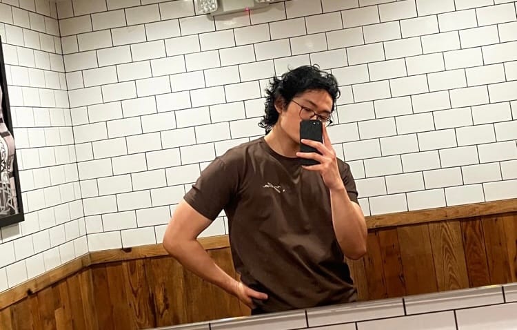 Customer photo review of 466 Tailored Tees
