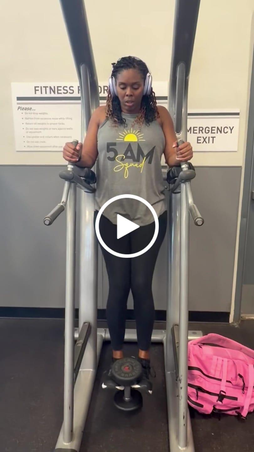 Customer video review of 5AM Squad Rocker Tank Top