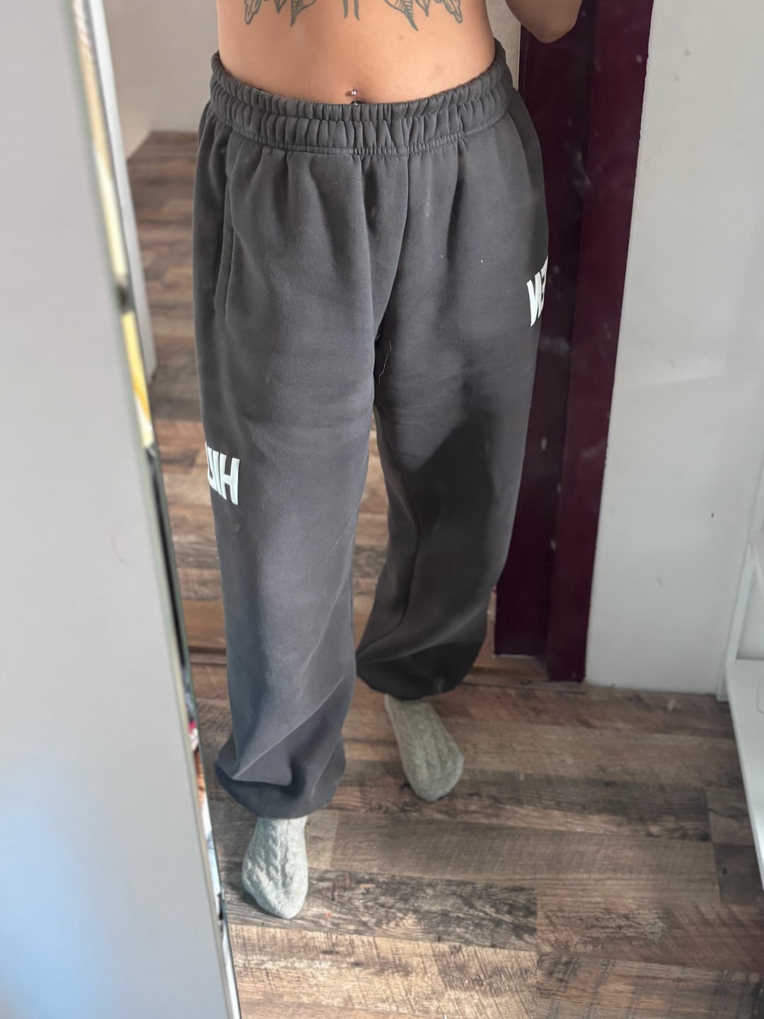 Customer photo review of GATED COMMUNITY CUFFED SWEATPANTS DARK GREY