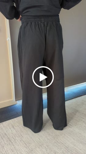Customer video review of Pitch Black Heavyweight Sweatpants