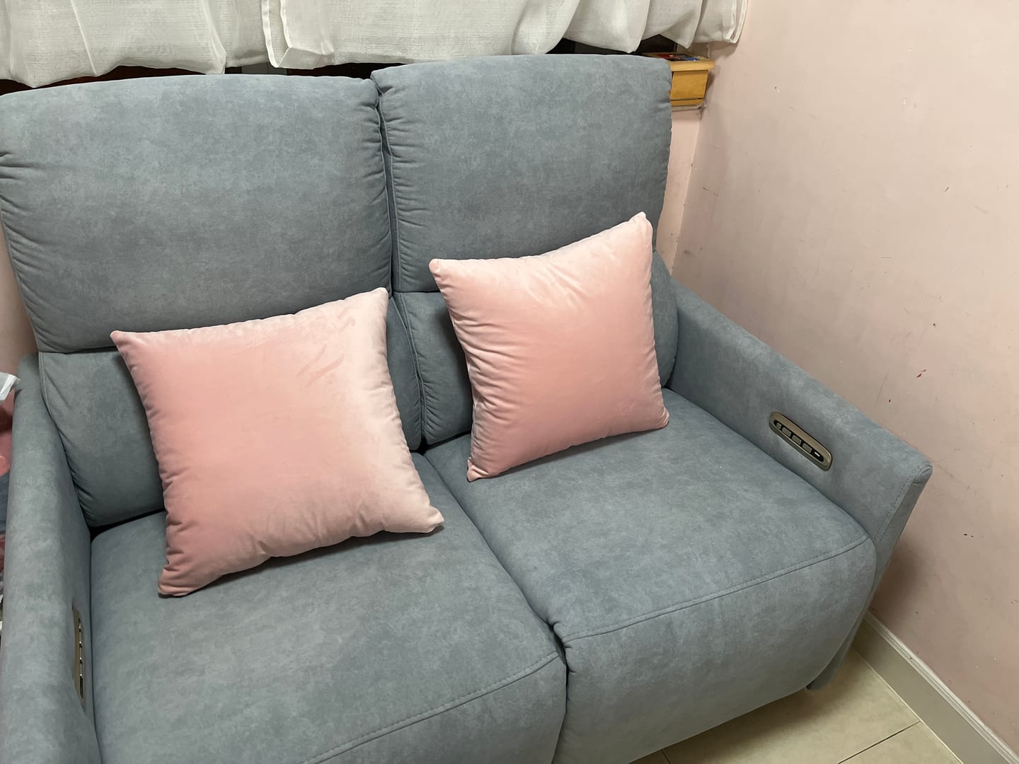 Customer photo review of I307零靠牆2電動儲物梳化 |  空間大師：突破極限 114cm，