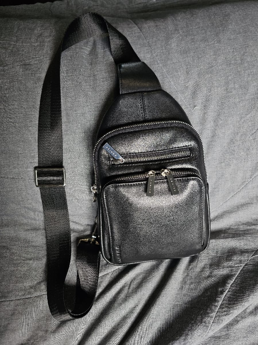 Customer photo review of ELIAM SLING BAG