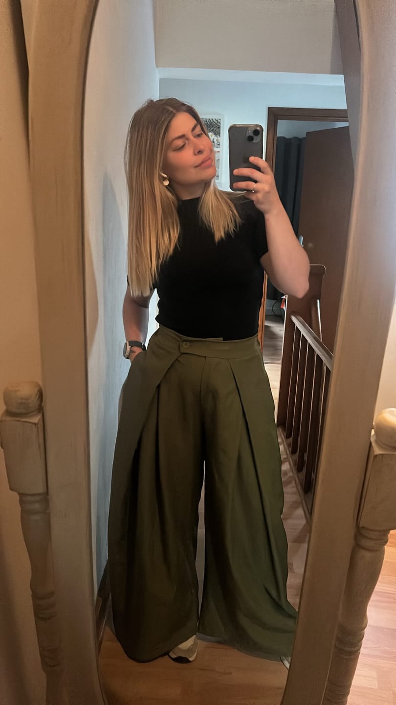 Customer photo review of COASTAL CHIC PANTS - GREEN