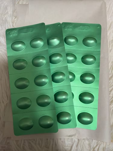 購入者が投稿した、3つの緑色のブリスターパックに入ったリベルサス3mg。