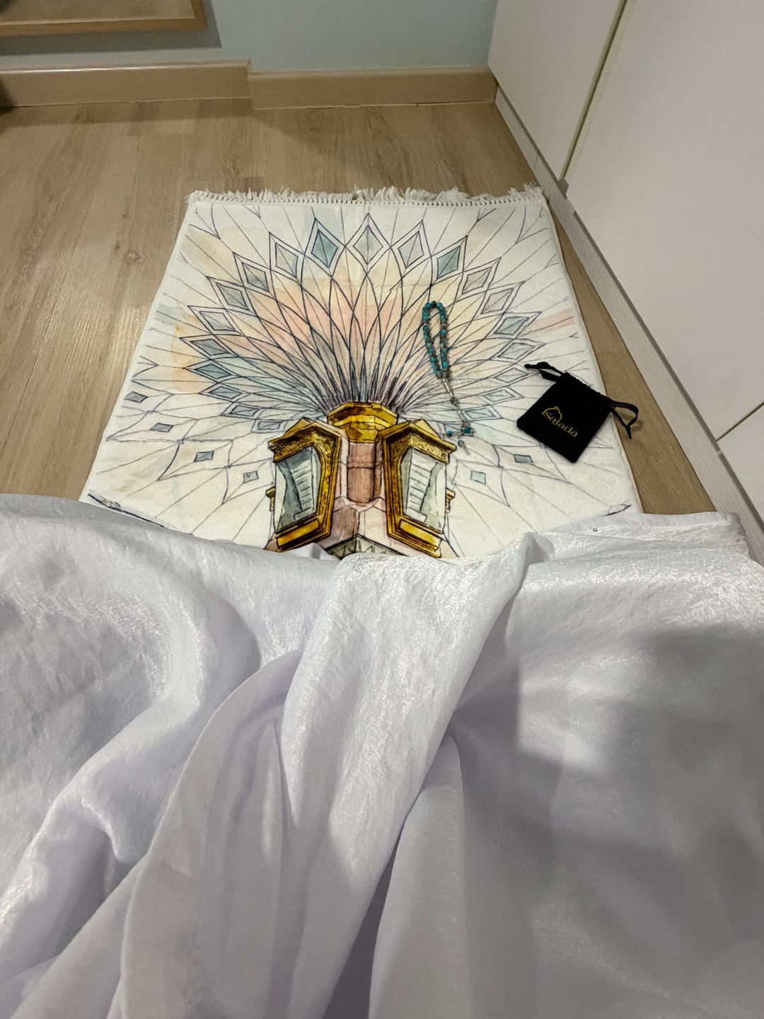Customer photo review of Noor Canopy Padded Prayer Mat