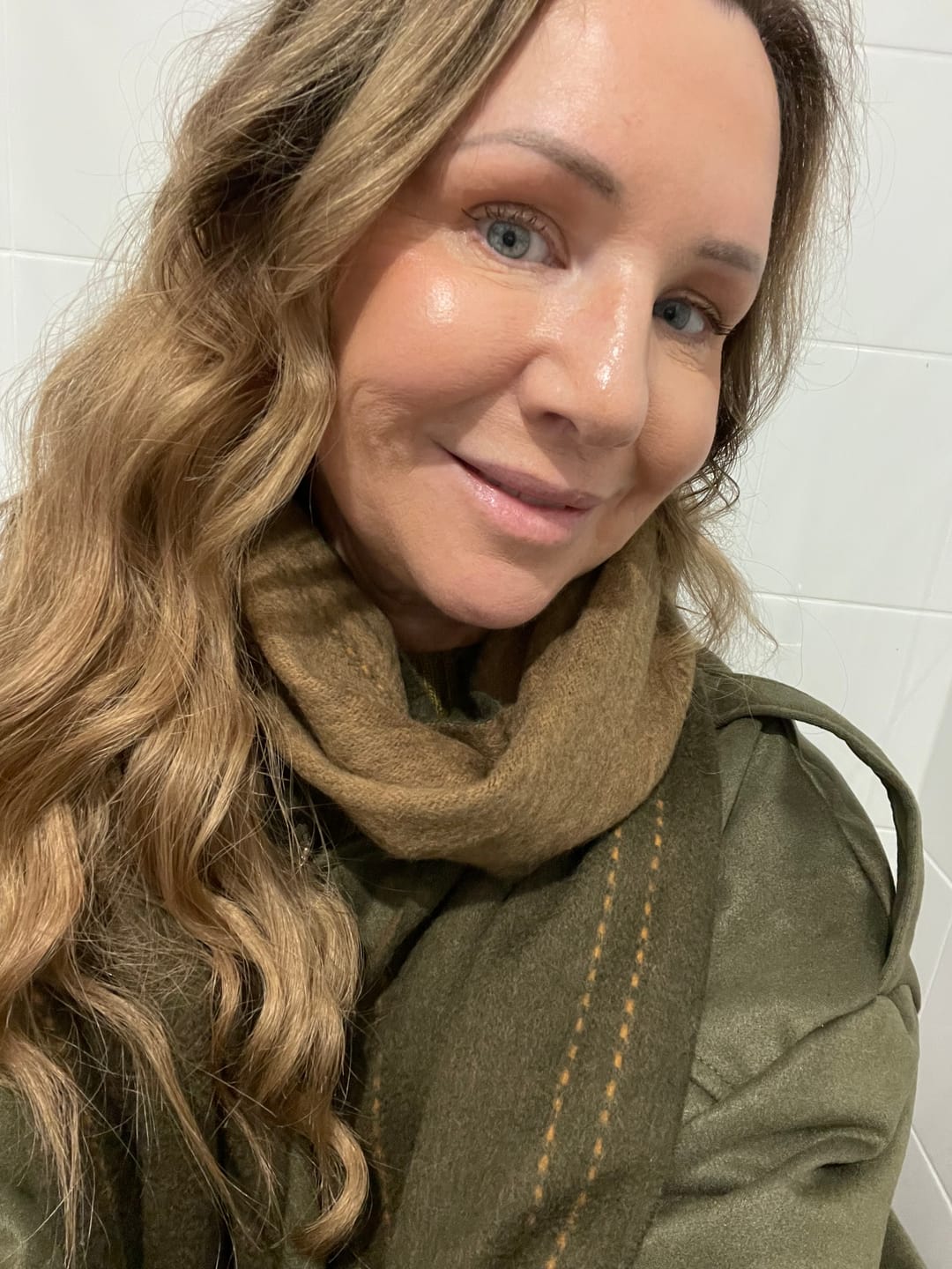 Customer photo review of 2026 Australian Made 100% Merino Wool Scarf | Urban Minimal - Olive Brown