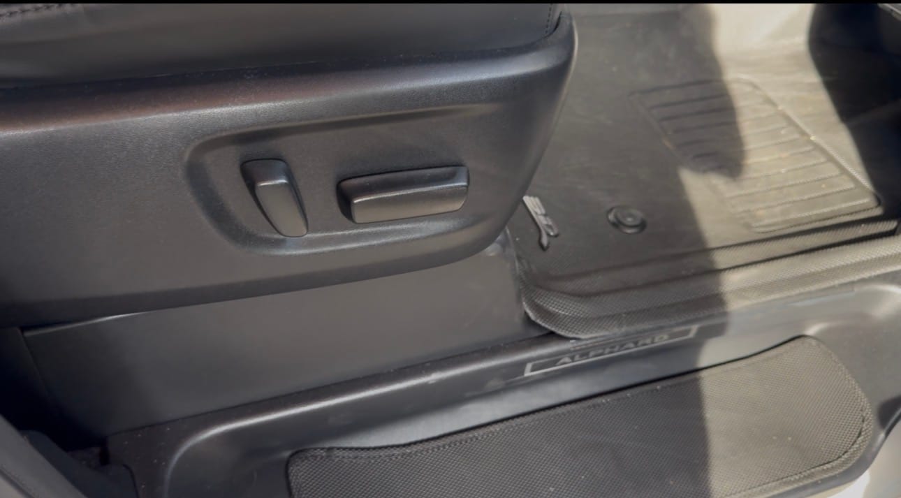 Customer photo review of TOYOTA ALPHARD AH30 [2015 - 2023]