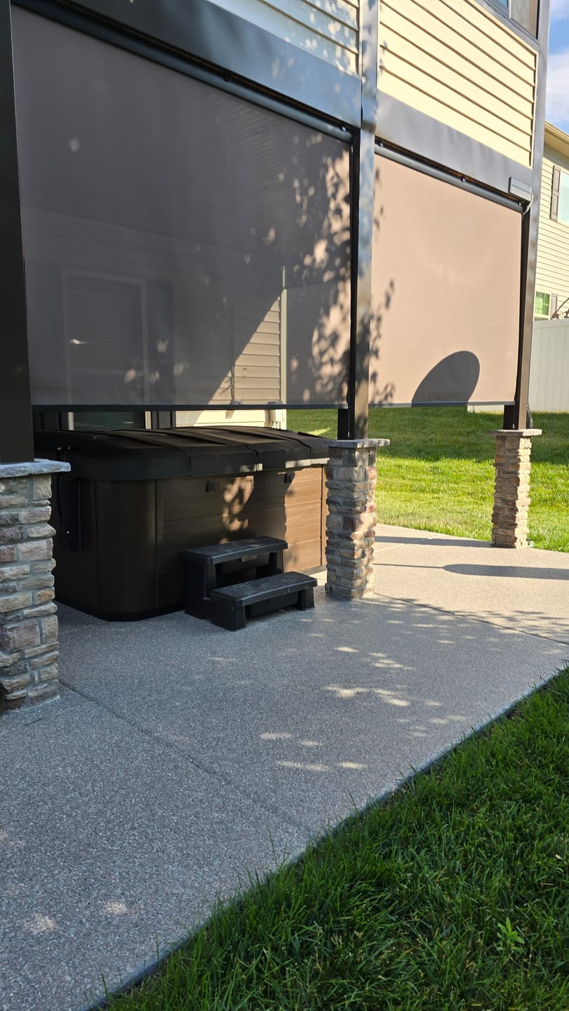 Customer photo review of Bringnox Motorized Outdoor Shades 5% Openness