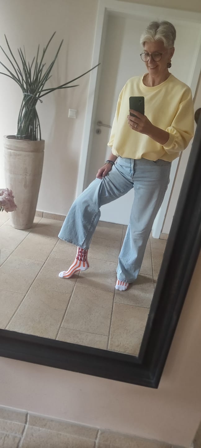 Customer photo review of YES GIRL - orange