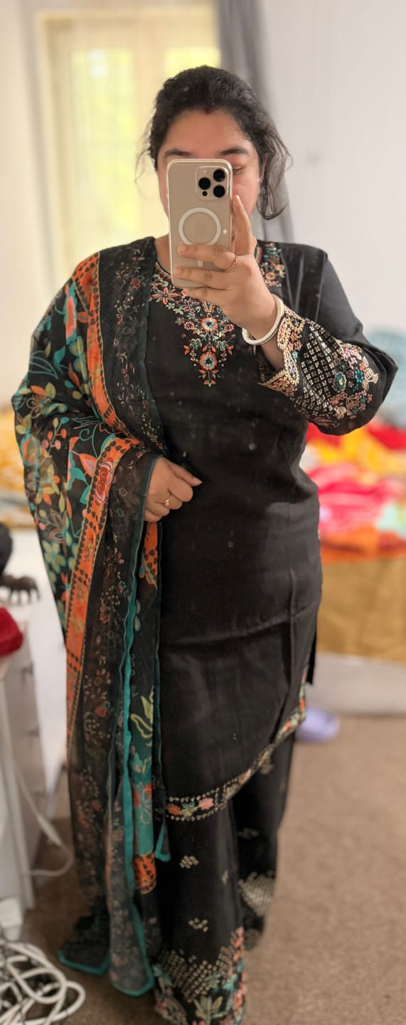 Customer photo review of Rang-e-Noor Eid Collection RD-01