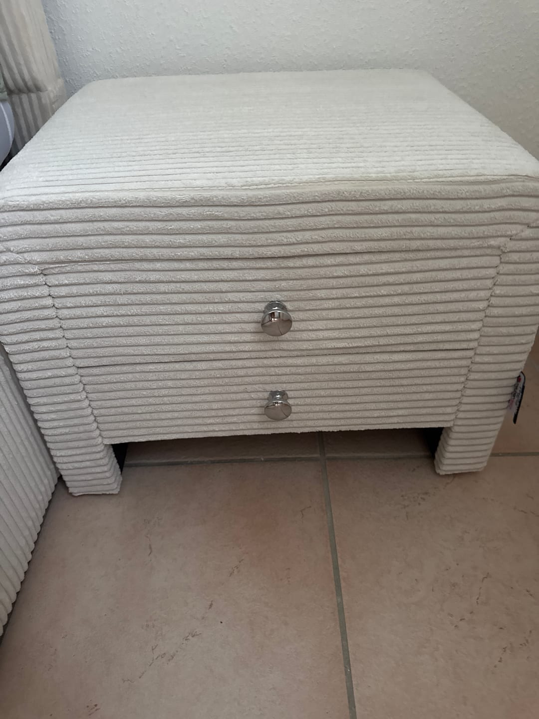 Customer photo review of Table de chevet avec 2 tiroirs - ARGO