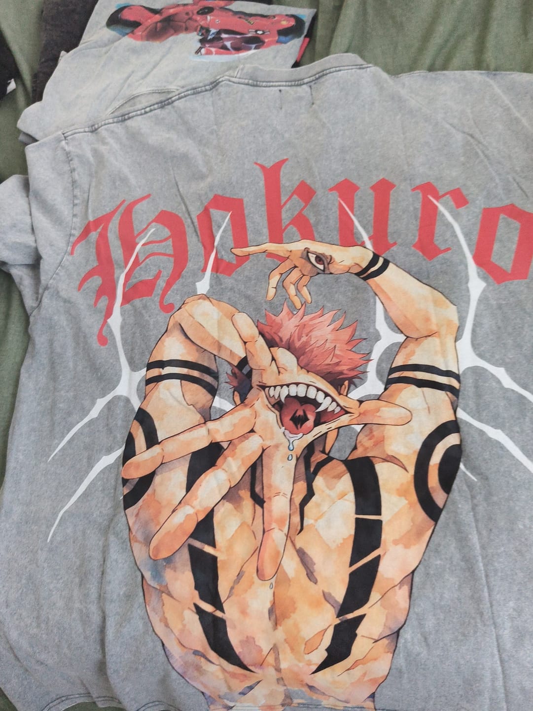 Customer photo review of MALEVOLENT VINTAGE OVERSIZE TEE