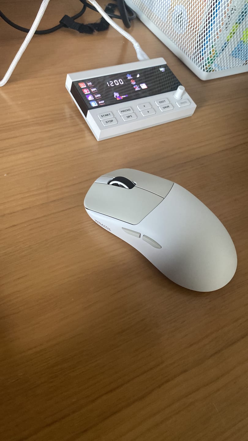 Customer photo review of Wraith W1 Wireless Mouse