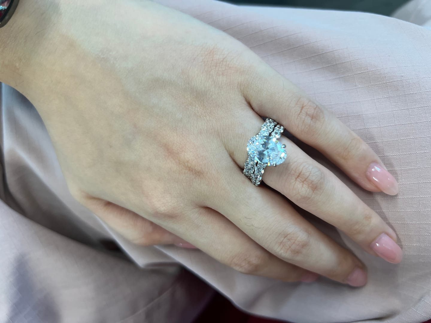 Customer photo review of S925 4.0Ct Oval Cut Engagement Ring With Round Cut Full Wedding Band Stackable Travel Ring