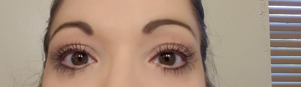 Customer photo review of Máscara de Crecimiento de Pestañas - Mejor que las Postizas
