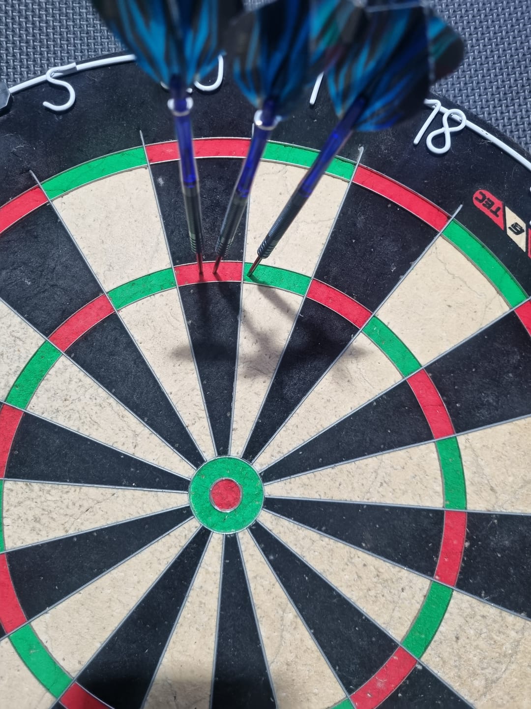 Customer photo review of One80 - Ice Dragon Darts - 90% Tungsten - 20g 22g 24g 26g
