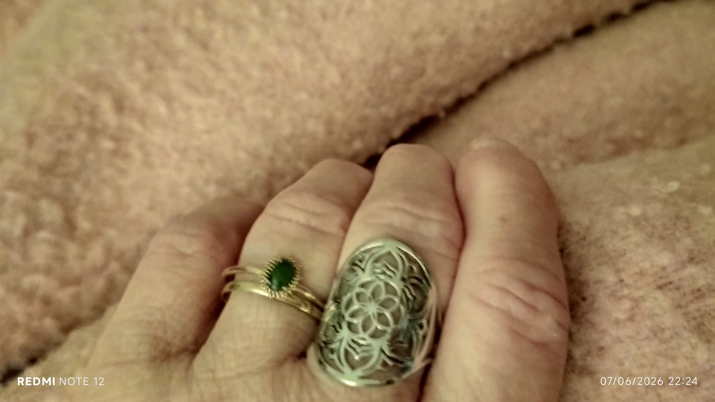 Customer photo review of Bague Ajustable "Fleur de Mandala"