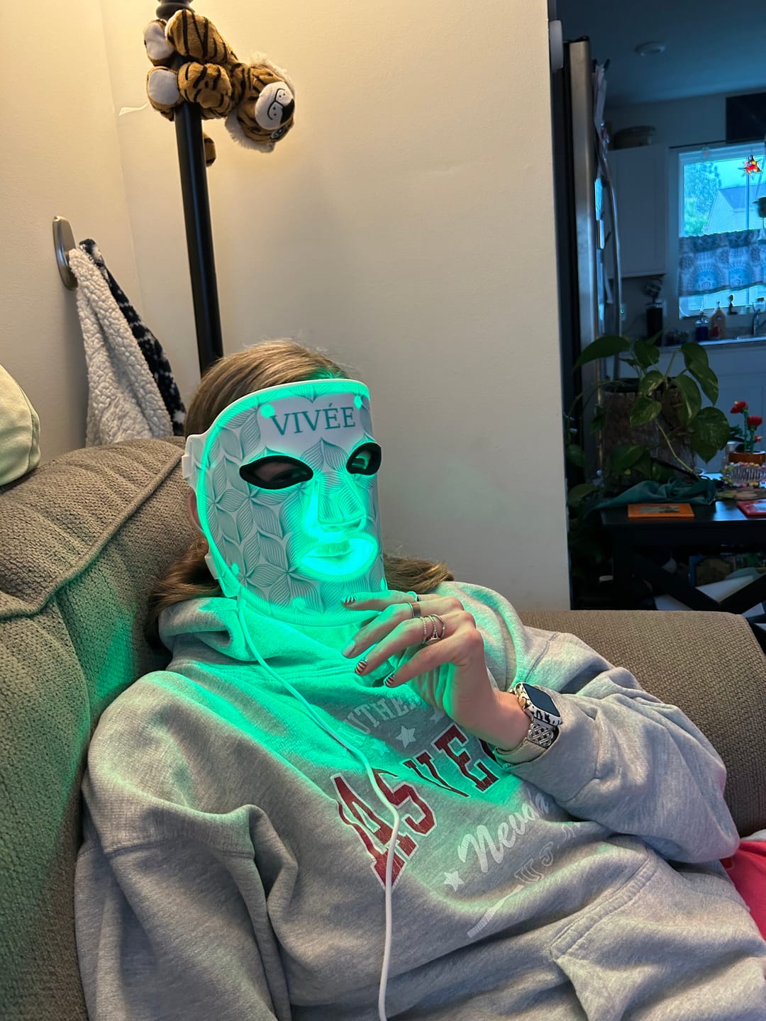 Customer photo review of Vivée Migraine Relief Mask