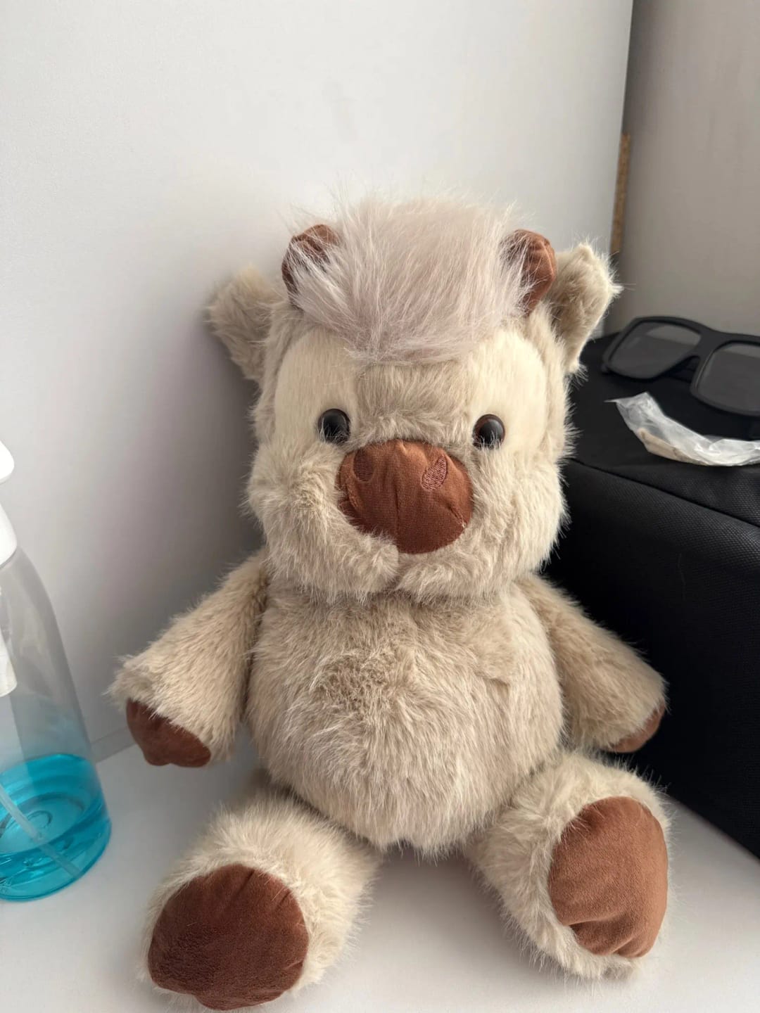 Customer photo review of La peluche vache qui court quand on l’agite | Floomie®