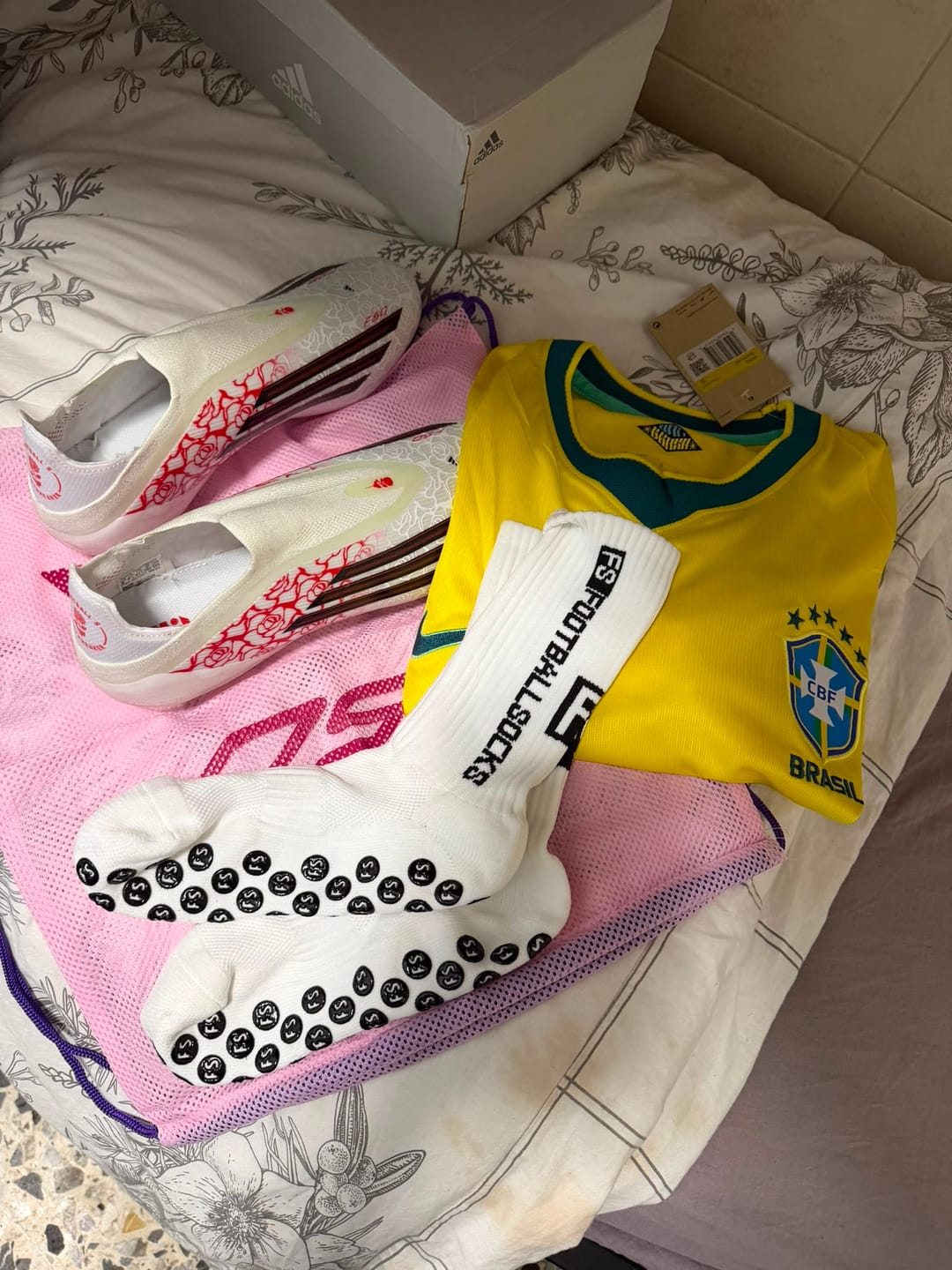 Customer photo review of adidas F50 x LAMINE YAMAL Elite FG - White Pink