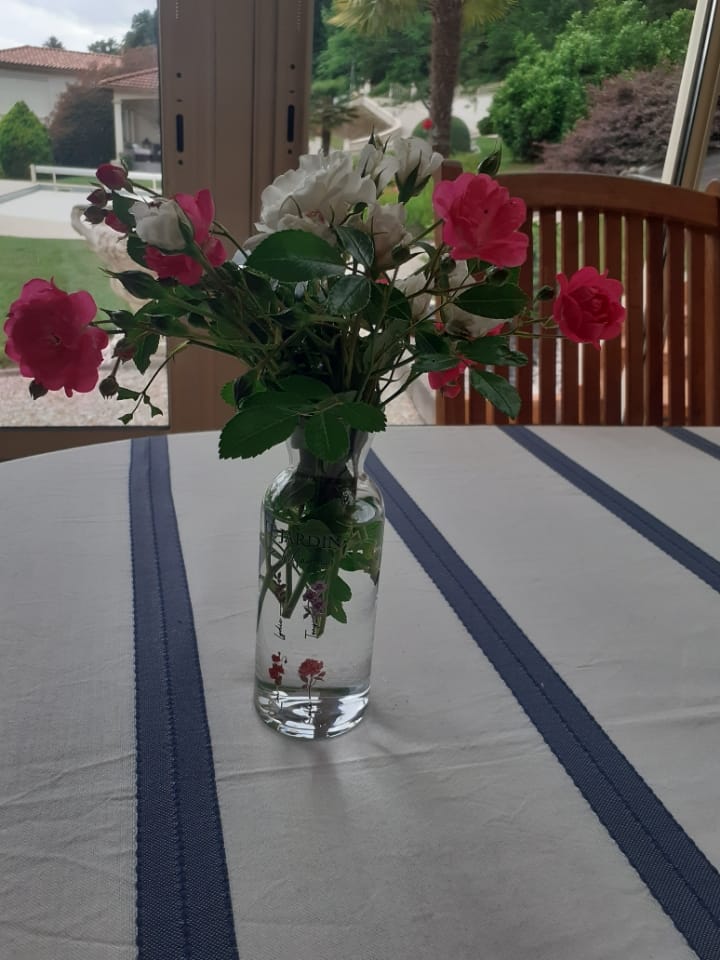 Customer photo review of Toujours en fleur – Vase personnalisé en verre avec fleurs et prénoms pour parents et grands-parents