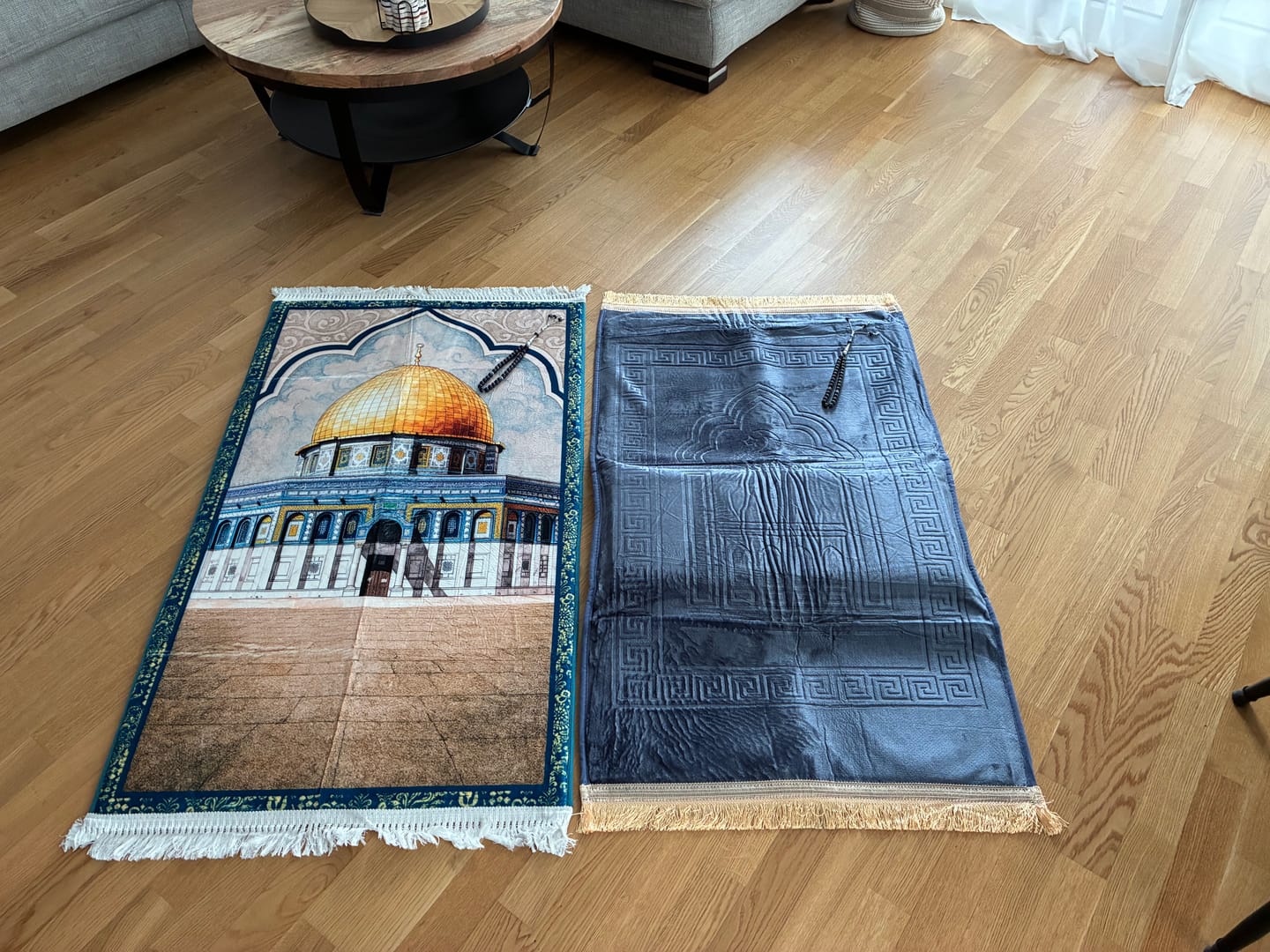 Customer photo review of Dome of the Rock Watercolor Padded Prayer Mat