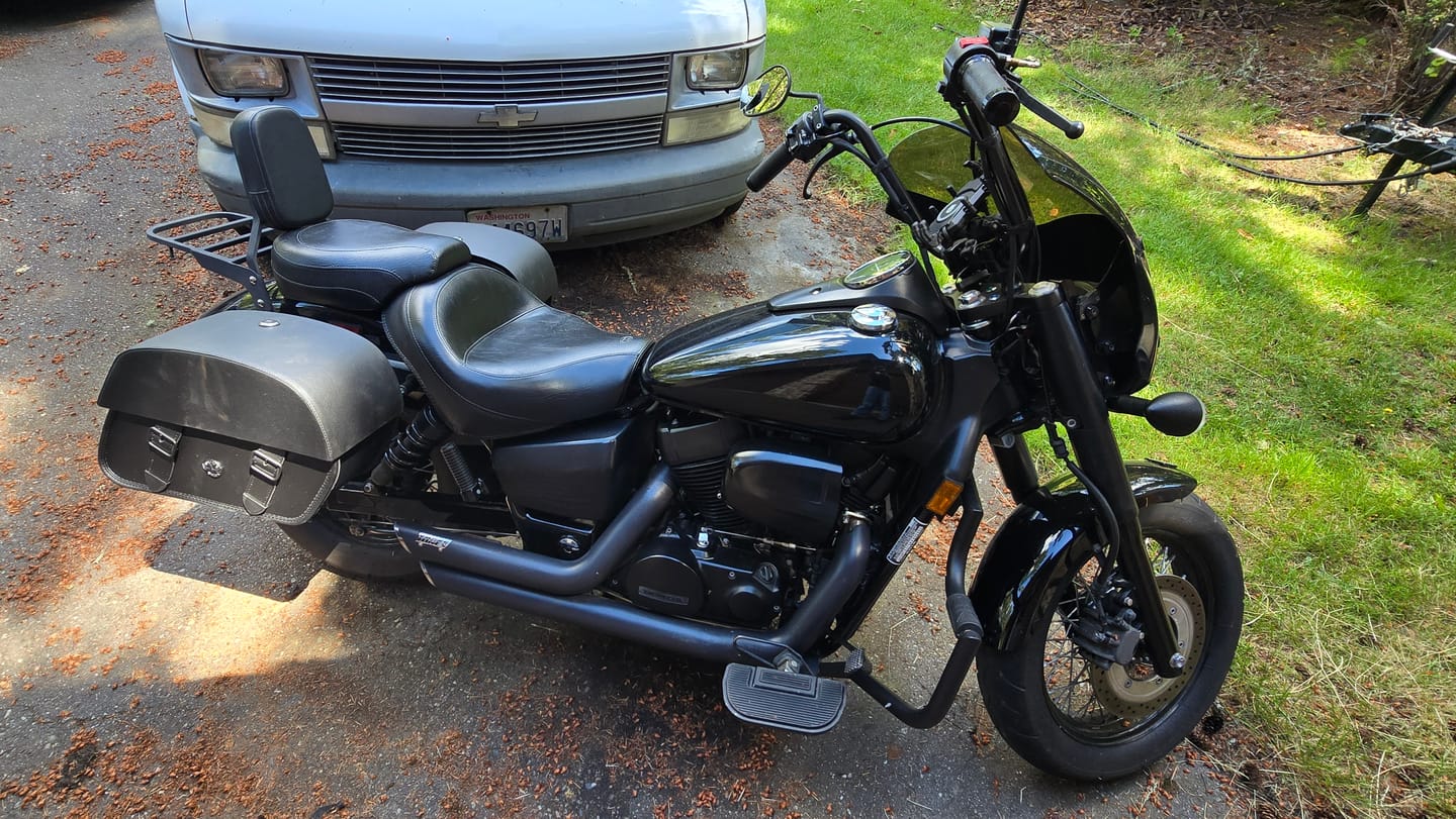 Customer photo review of 28L - Baelor Medium Quick Mount Honda 750 Shadow Phantom Motorcycle Saddlebags