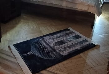 Customer photo review of Crystal Dome  Prayer Mat